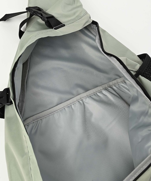 KiU（キウ）の「キウ ワンショルダーバッグ(11L)（バックパック/リュック・メンズ・ブラック/イエロー/グレー/ブラウン・FREE）」の9枚目の写真