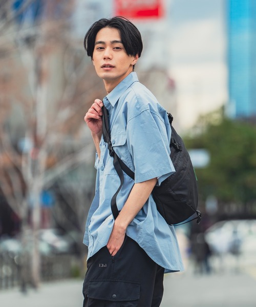KiU(キウ)の「キウ ワンショルダーバッグ(11L)(バックパック/リュック・メンズ・ブラック/イエロー/グレー/ブラウン・FREE)」の14枚目の写真