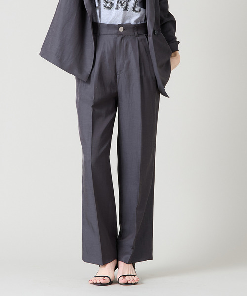 Liesse（リエス）の「ワイドストレートパンツ（その他パンツ・レディース・ライトベージュ/チャコールグレー・2/3）」の2枚目の写真