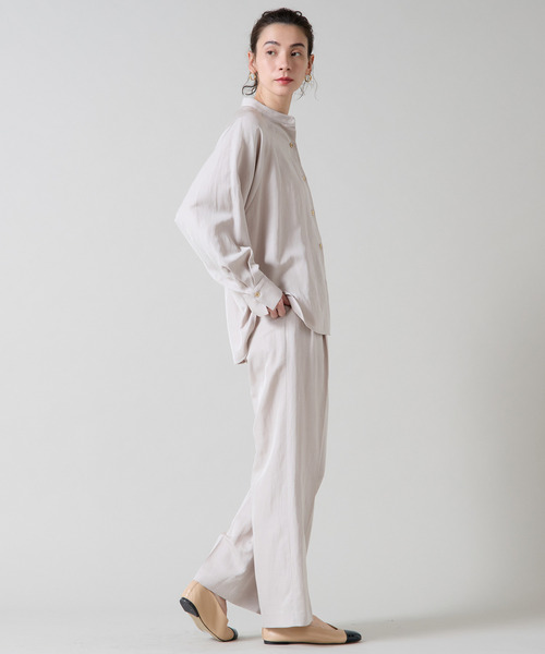 Liesse（リエス）の「ワイドストレートパンツ（その他パンツ・レディース・ライトベージュ/チャコールグレー・2/3）」の8枚目の写真