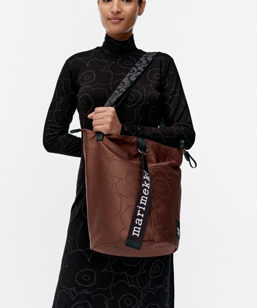【25SS】マリメッコ/ Carry All Piirto Unikko ショルダーバッグ マリメッコ】 Carry All Piirto Unikko ショルダーバッグ
