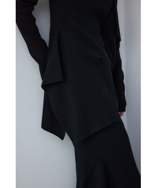 PLUS(プラス)の「【PLUS】アシンメトリーレイヤードニットワンピース(ワンピース・レディース・ブラック/ブルー系その他3・MEDIUM/SMALL)」の6枚目の写真