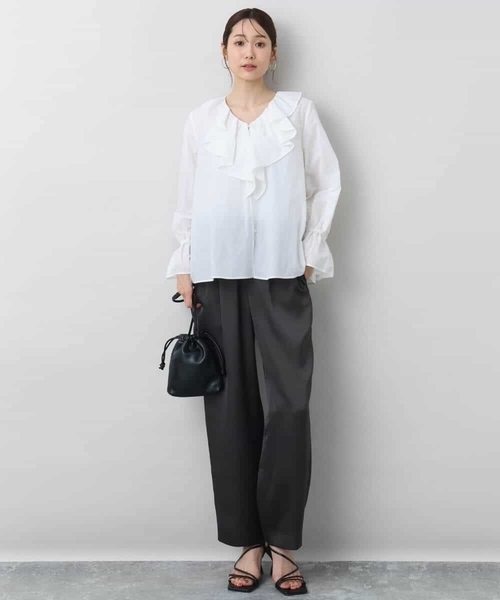 MK MICHEL KLEIN(エムケーミッシェルクラン)の「フリルデザインブラウス/洗える(シャツ/ブラウス・レディース・ライトイエロー/ホワイト・38)」の14枚目の写真