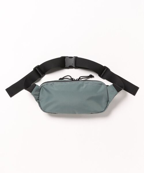 DAYTRIPPER(デイトリッパー)の「GO OUT掲載モデル【DAYTRIPPER】STAND BY BAG ボディバッグ(ボディバッグ/ウエストポーチ・レディース・ダークグレー/ブラック・ONE SIZE)」の3枚目の写真