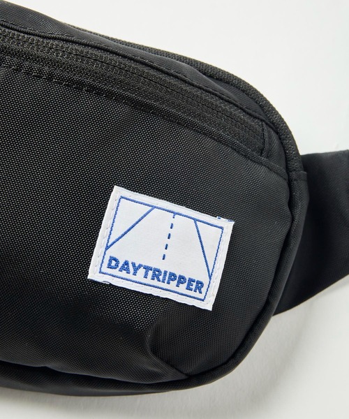 DAYTRIPPER(デイトリッパー)の「GO OUT掲載モデル【DAYTRIPPER】STAND BY BAG ボディバッグ(ボディバッグ/ウエストポーチ・レディース・ダークグレー/ブラック・ONE SIZE)」の6枚目の写真