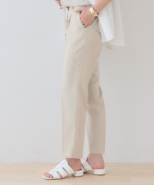INDIVI（インディヴィ）の「【こなれSETUP／ストライプ柄】リネンライクテーパードパンツ（その他パンツ・レディース・チャコール/アイボリー系2・03/05/12/13/15 /19/36/38/40）」の4枚目の写真