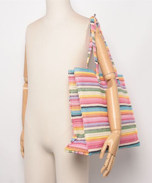 GAP(ギャップ)の「レインボー ストロー トートバッグ(トートバッグ・レディース・マルチ・ONE SIZE)」の4枚目の写真