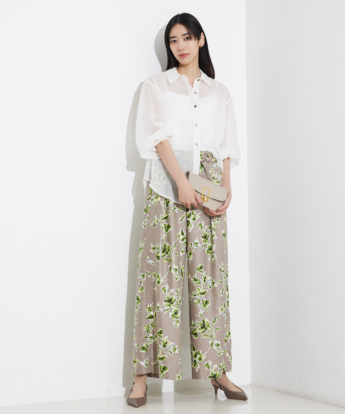 qualite(カリテ)の「ソフトオーガンジーシアーシャツ/春服/夏服/オフィスカジュアル/きれいめ(シャツ/ブラウス・レディース・ホワイト/イエロー系その他/モカ・フリー)」の4枚目の写真