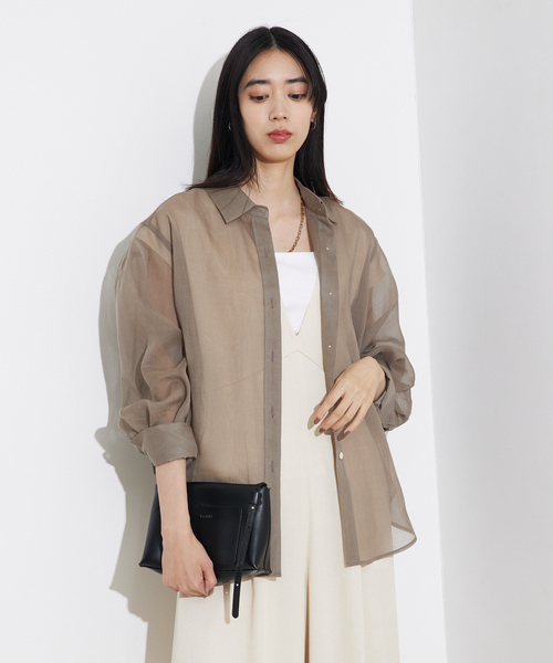 qualite(カリテ)の「ソフトオーガンジーシアーシャツ/春服/夏服/オフィスカジュアル/きれいめ(シャツ/ブラウス・レディース・ホワイト/イエロー系その他/モカ・フリー)」の9枚目の写真