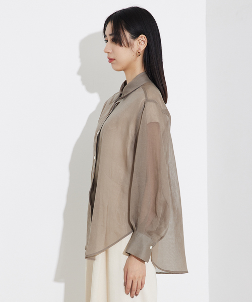 qualite(カリテ)の「ソフトオーガンジーシアーシャツ/春服/夏服/オフィスカジュアル/きれいめ(シャツ/ブラウス・レディース・ホワイト/イエロー系その他/モカ・フリー)」の10枚目の写真