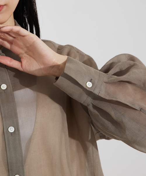 qualite(カリテ)の「ソフトオーガンジーシアーシャツ/春服/夏服/オフィスカジュアル/きれいめ(シャツ/ブラウス・レディース・ホワイト/イエロー系その他/モカ・フリー)」の15枚目の写真