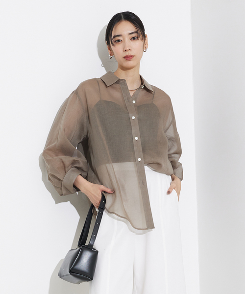 qualite(カリテ)の「ソフトオーガンジーシアーシャツ/春服/夏服/オフィスカジュアル/きれいめ(シャツ/ブラウス・レディース・ホワイト/イエロー系その他/モカ・フリー)」の22枚目の写真