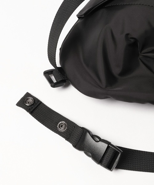 HARE（ハレ）の「スリングバッグ(HARE)（ショルダーバッグ・メンズ・ブラック・FREE）」の2枚目の写真