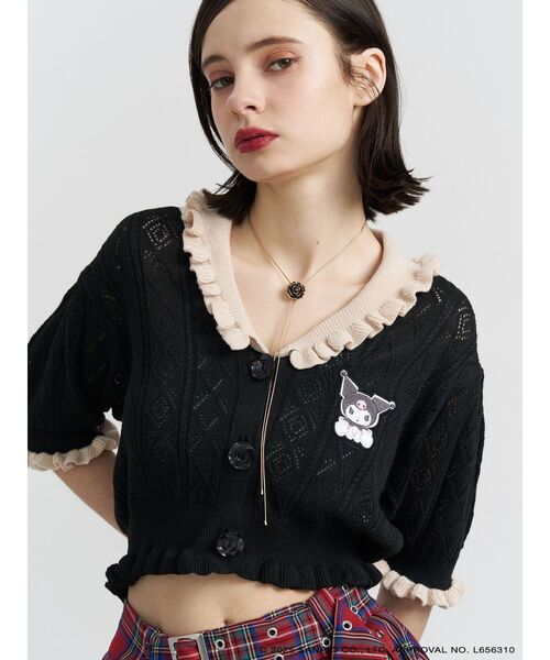 jouetie（ジュエティ）の「【メロクロコラボ】KUROMIフリルニットカーデ（カーディガン/ボレロ・レディース・レッド/ブラック/ピンク・MEDIUM）」の2枚目の写真