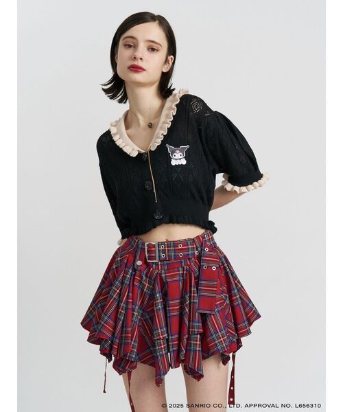 jouetie（ジュエティ）の「【メロクロコラボ】KUROMIフリルニットカーデ（カーディガン/ボレロ・レディース・レッド/ブラック/ピンク・MEDIUM）」の4枚目の写真