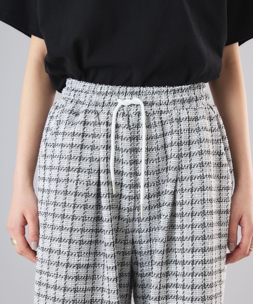 Muscat(マスカット)の「チェックイージータックパンツ(その他パンツ・レディース・オフホワイト/ブラック/ベージュ・F)」の16枚目の写真
