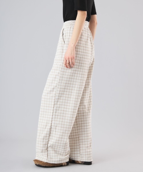 Muscat(マスカット)の「チェックイージータックパンツ(その他パンツ・レディース・オフホワイト/ブラック/ベージュ・F)」の12枚目の写真