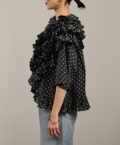 crinkle crinkle crinkle(クリンクルクリンクルクリンクル)の「【crinkle crinkle crinkle(クリンクルクリンクルクリンクル)】frill poncho blouse / フリルポンチョブラウス(シャツ/ブラウス・レディース・ブラック/ホワイト・FREE)」の5枚目の写真