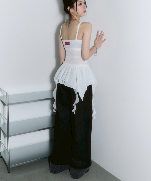 CHERRYQUIRI(チェリーキュリー)の「【CHERRYQUIRI】frill layered sleevless / 【チェリーキュリー】フリルレイヤードキャミソール(チュニック・レディース・ホワイト/ブラック・ONE SIZE)」の7枚目の写真