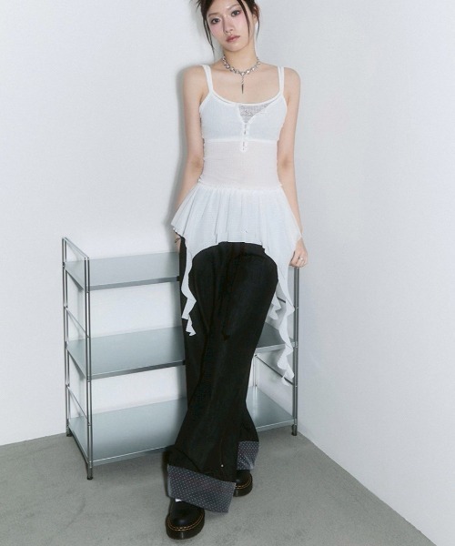 CHERRYQUIRI(チェリーキュリー)の「【CHERRYQUIRI】frill layered sleevless / 【チェリーキュリー】フリルレイヤードキャミソール(チュニック・レディース・ホワイト/ブラック・ONE SIZE)」の3枚目の写真