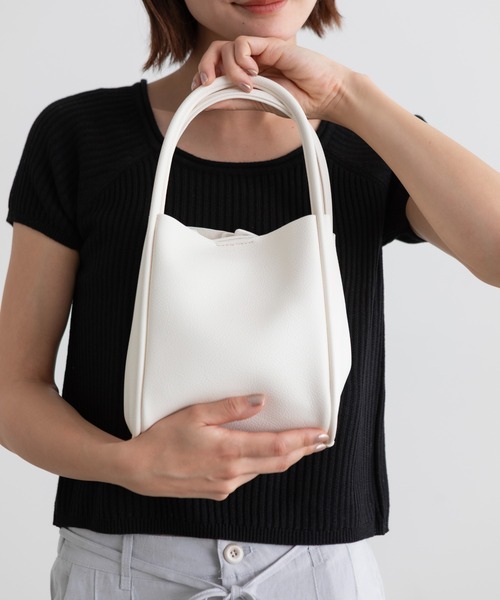 Lunea（ルネア）の「3wayフェイクレザーミニバッグ/ポーチ&２種類のショルダー紐付き（ハンドバッグ・レディース・ピンクベージュ/ブラック/マスタード/ブラウン/ホワイト/ライトブラウン・FREE）」の8枚目の写真