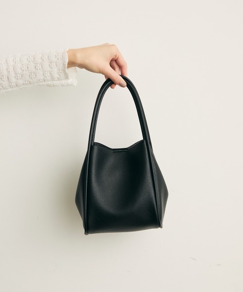 Lunea（ルネア）の「3wayフェイクレザーミニバッグ/ポーチ&２種類のショルダー紐付き（ハンドバッグ・レディース・ピンクベージュ/ブラック/マスタード/ブラウン/ホワイト/ライトブラウン・FREE）」の19枚目の写真