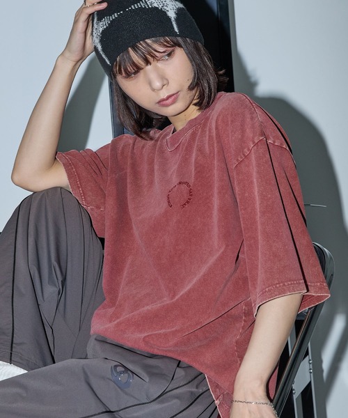 Anchor Smith（アンカー スミス）の「ヴィンテージ加工ピグメント サークルロゴ刺繍 オーバーサイズ半袖Tシャツ（Tシャツ/カットソー・レディース・ブラウン/ネイビー/ブラック/ワイン・M/L）」の4枚目の写真