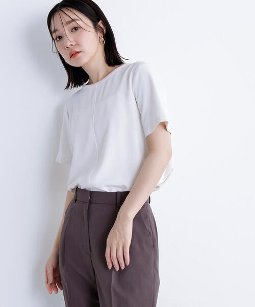 NATURAL BEAUTY BASIC(ナチュラルビューティーベーシック)の「◇シフォンラインTブラウス(シャツ/ブラウス・レディース・ダークブルー/グレイッシュベージュ/オフホワイト・SMALL/MEDIUM)」の4枚目の写真