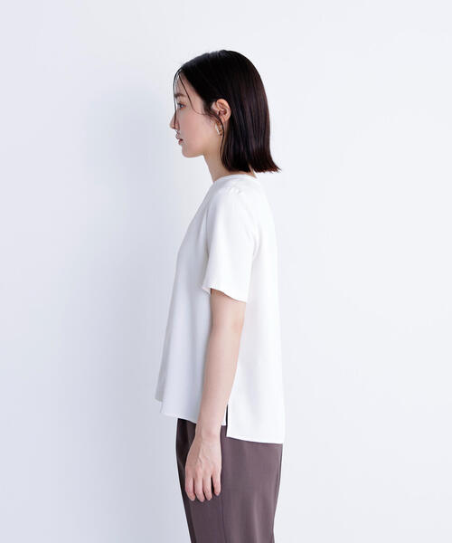 NATURAL BEAUTY BASIC(ナチュラルビューティーベーシック)の「◇シフォンラインTブラウス(シャツ/ブラウス・レディース・ダークブルー/グレイッシュベージュ/オフホワイト・SMALL/MEDIUM)」の11枚目の写真