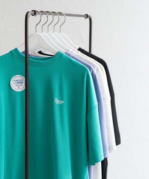 DISCUS ATHLETIC(ディスカス アスレチック)の「DISCUS ATHLETIC ディスカス アスレティック 裾ドロスト付きTシャツ(Tシャツ/カットソー・メンズ・ブルー系/ベージュ/ライトグレー/グリーン/ブラック・M/L)」の1枚目の写真