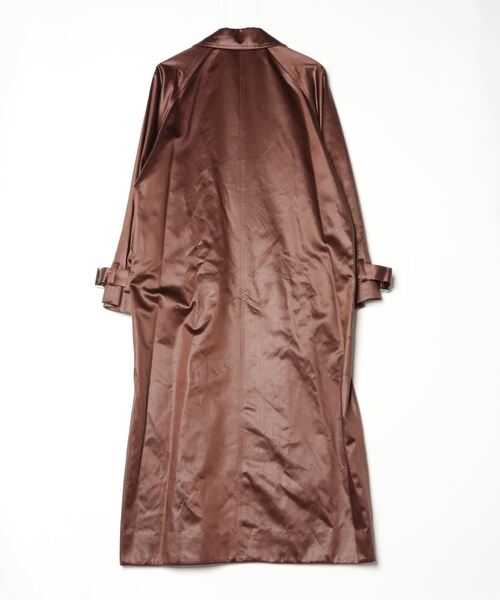 CINOH（チノ）の「SATIN OVERSIZE TRENCH COAT（トレンチコート・レディース・ブラウン・38）」の2枚目の写真