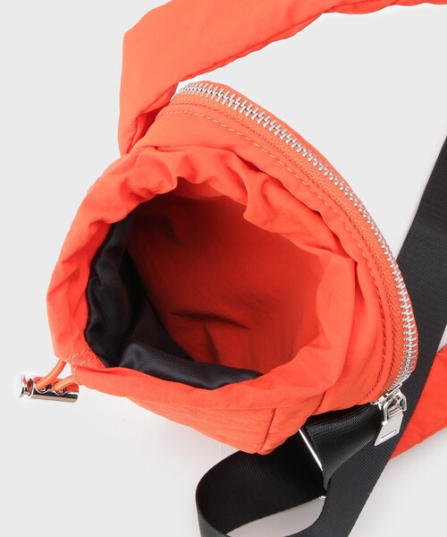 tk.TAKEO KIKUCHI（ティーケータケオキクチ）の「【パフィーシリーズ】mini miniショルダーバッグ（ショルダーバッグ・メンズ・ブラック系/ブラック/ブルー系その他2/オレンジ系その他2/ネイビー系1/グレー系その他2・00）」の16枚目の写真