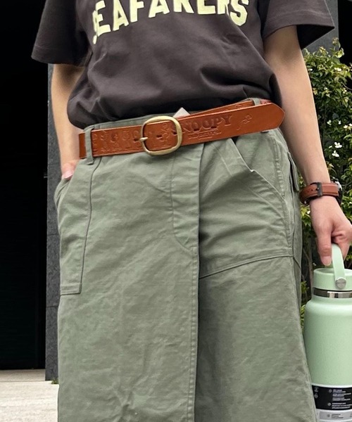 SNOOPY×OLD BETTY'S（スヌーピーカケルオールドベティーズ）の「【日本製】スヌーピー 【SNOOPY】 Embossed Leather Belt（ベルト・レディース・ブラウン系その他2/イエロー系2/イエロー系4/レッド系その他2/ブラウン系その他4/イエロー系1/ブラウン系その他3・FREE）」の11枚目の写真