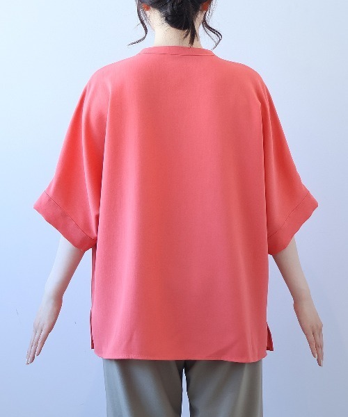 fleur by mint breeze(フルールバイミントブリーズ)の「【L~5L 大きいサイズ】【接触冷感】リネンライクスラブドルマンスリーブブラウス シャツ 半袖 春夏(シャツ/ブラウス・レディース・チャコールグレー/オレンジ/ライトグレー・LL/3L/4L/5L/L)」の15枚目の写真