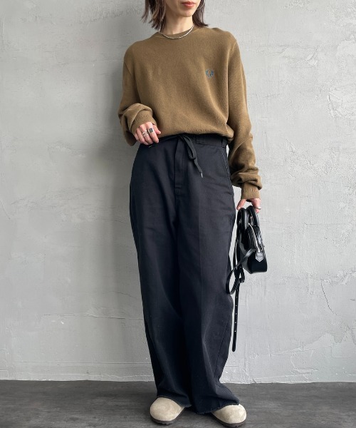 FRED PERRY（フレッドペリー）の「【WEB限定】[FRED PERRY/フレッドペリー] ワンポイントロゴ刺繍 クルーネックコットンニット（ニット/セーター・レディース・ブラック/キャメル・L/M/S）」の5枚目の写真