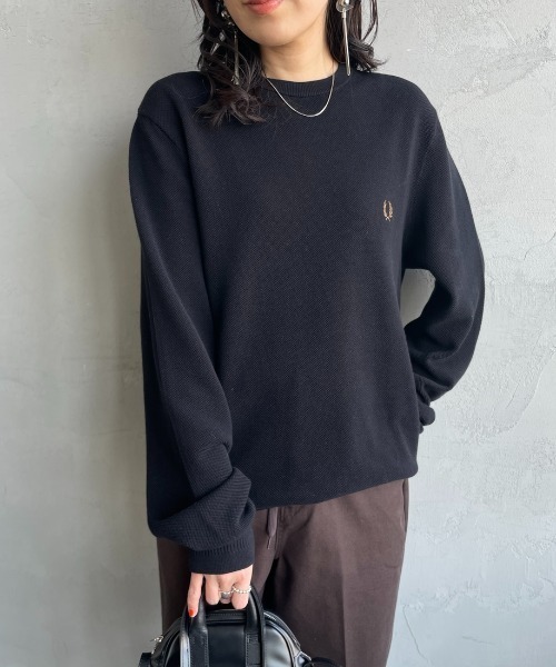 FRED PERRY（フレッドペリー）の「【WEB限定】[FRED PERRY/フレッドペリー] ワンポイントロゴ刺繍 クルーネックコットンニット（ニット/セーター・レディース・ブラック/キャメル・L/M/S）」の13枚目の写真