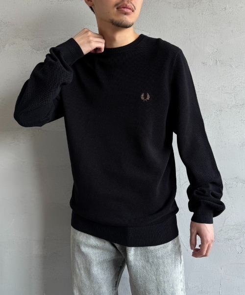 FRED PERRY（フレッドペリー）の「【WEB限定】[FRED PERRY/フレッドペリー] ワンポイントロゴ刺繍 クルーネックコットンニット（ニット/セーター・レディース・ブラック/キャメル・L/M/S）」の22枚目の写真
