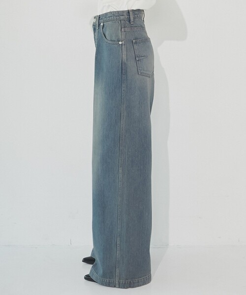 UNITED TOKYO（ユナイテッドトウキョウ）の「センタークリースハイウエストデニム｜ウォッシャブル/美脚見え/春服（デニムパンツ・レディース・ブルー/ブラック・1/2）」の11枚目の写真