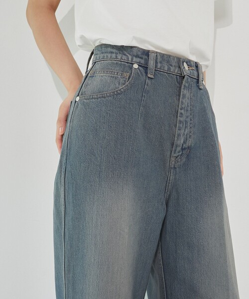 UNITED TOKYO（ユナイテッドトウキョウ）の「センタークリースハイウエストデニム｜ウォッシャブル/美脚見え/春服（デニムパンツ・レディース・ブルー/ブラック・1/2）」の4枚目の写真