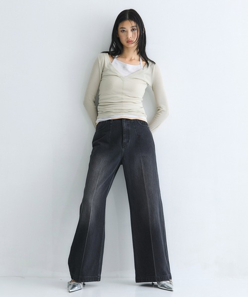 UNITED TOKYO（ユナイテッドトウキョウ）の「センタークリースハイウエストデニム｜ウォッシャブル/美脚見え/春服（デニムパンツ・レディース・ブルー/ブラック・1/2）」の16枚目の写真