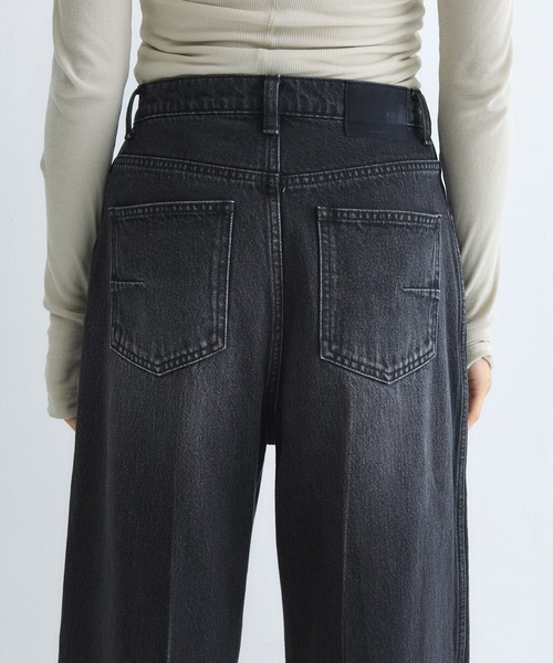 UNITED TOKYO（ユナイテッドトウキョウ）の「センタークリースハイウエストデニム｜ウォッシャブル/美脚見え/春服（デニムパンツ・レディース・ブルー/ブラック・1/2）」の18枚目の写真