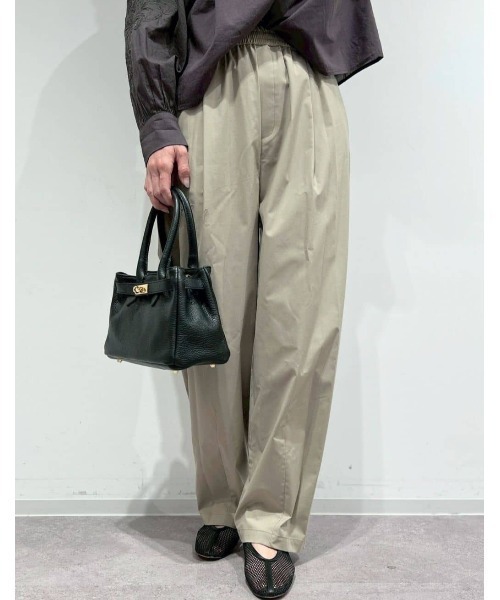 human woman(ヒューマンウーマン)の「◆TR×TCポプリンストレッチイージーカーブパンツ(その他パンツ・レディース・ネイビー/ベージュ系その他2・MEDIUM)」の4枚目の写真