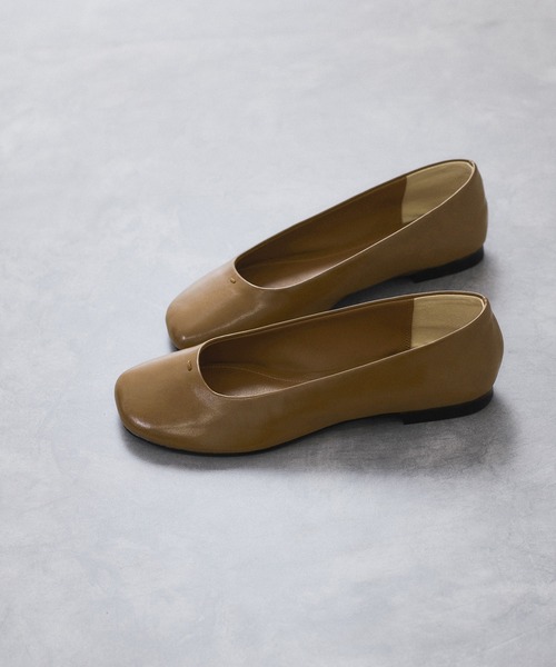 ADAM ET ROPE'(アダムエロペ)の「ラウンドフラットシューズ(パンプス・レディース・ホワイト/ブラウン系その他3/ブラック・23/23.5/24/24.5)」の8枚目の写真