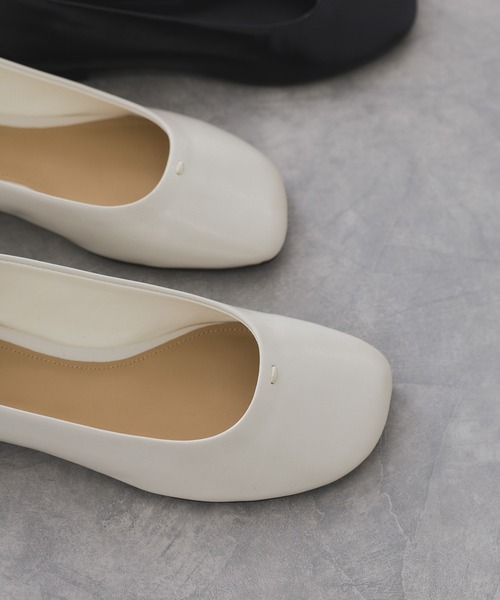 ADAM ET ROPE'(アダムエロペ)の「ラウンドフラットシューズ(パンプス・レディース・ホワイト/ブラウン系その他3/ブラック・23/23.5/24/24.5)」の10枚目の写真