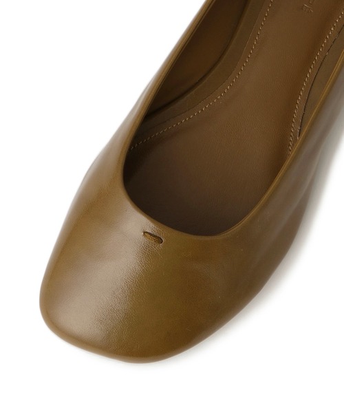 ADAM ET ROPE'(アダムエロペ)の「ラウンドフラットシューズ(パンプス・レディース・ホワイト/ブラウン系その他3/ブラック・23/23.5/24/24.5)」の15枚目の写真