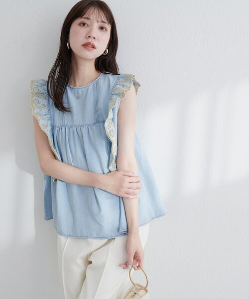 natural couture(ナチュラルクチュール)の「【WEB限定】デニム刺繍フリルブラウス(シャツ/ブラウス・レディース・ブルー/インディゴブルー/オフホワイト・FREE)」の16枚目の写真