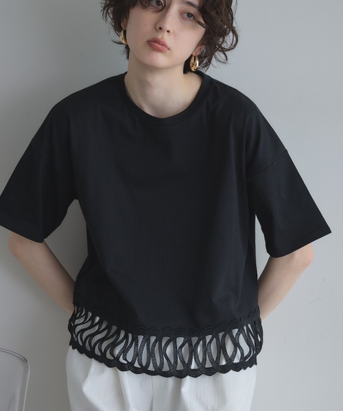 &. NOSTALGIA(アンドドットノスタルジア)の「【ZOZO限定】レースヘムルーズTシャツ(Tシャツ/カットソー・レディース・ブラック/ホワイト・FREE)」の1枚目の写真