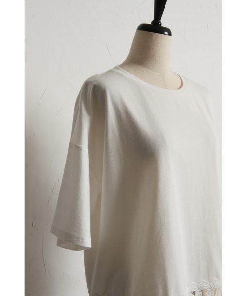 &. NOSTALGIA(アンドドットノスタルジア)の「【ZOZO限定】レースヘムルーズTシャツ(Tシャツ/カットソー・レディース・ブラック/ホワイト・FREE)」の7枚目の写真