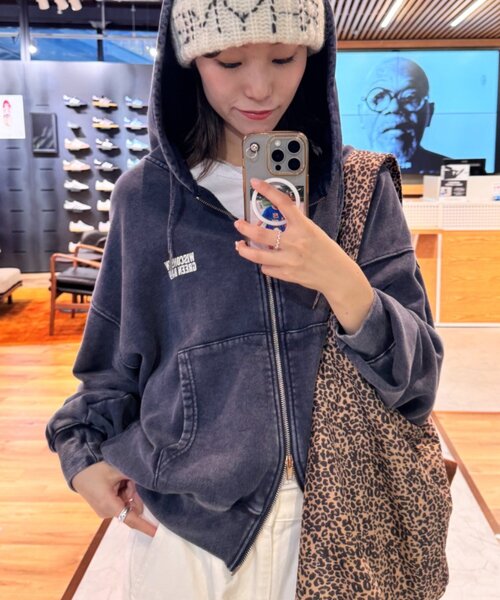 CIAOPANIC TYPY(チャオパニックティピー)の「【UNISEX】アシッドウォッシュ加工ロゴジップパーカー(パーカー・レディース・ブラック/ネイビー/グレー/レッド・MEDIUM/LARGE)」の3枚目の写真