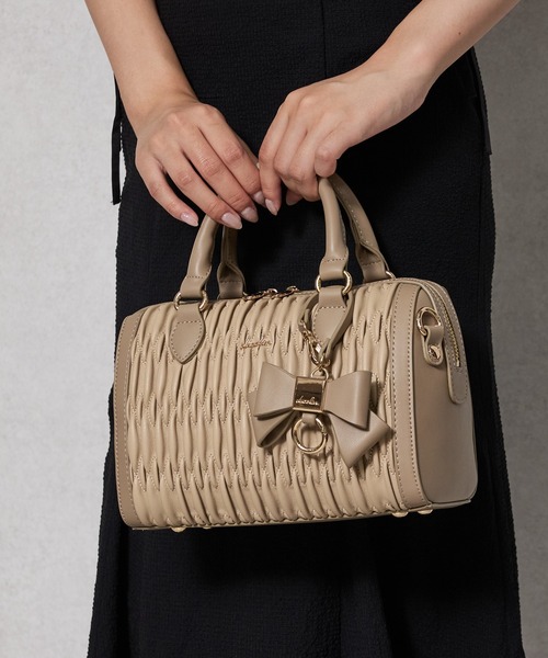 dazzlin（ダズリン）の「【dazzlin/ダズリン】リボンチャーム付 ギャザーシャーリングボストンバッグ（ボストンバッグ・レディース・アイボリー/ベージュ/ブラック・FREE）」の22枚目の写真